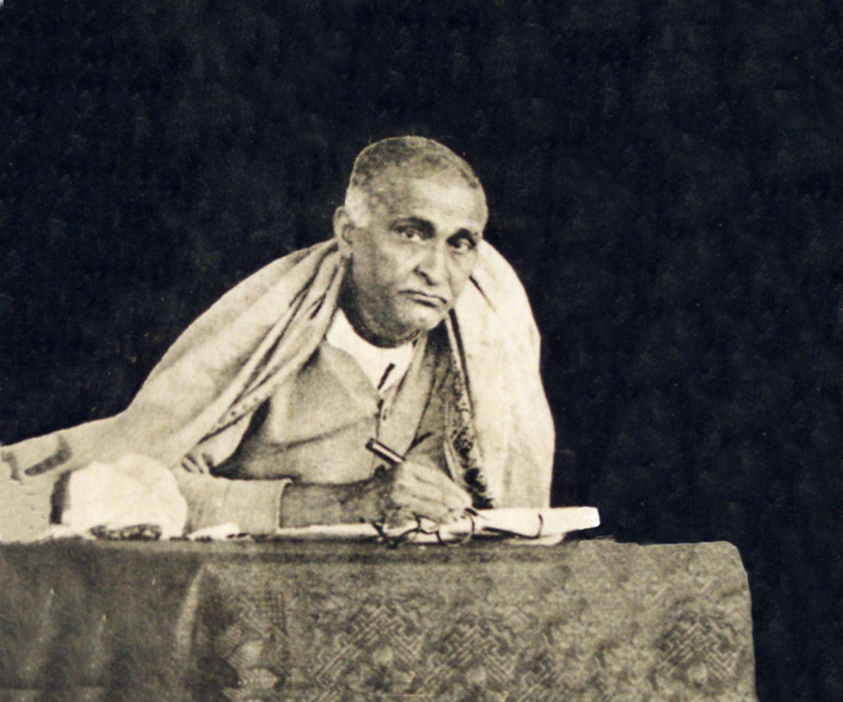 The Pearls of Instruction by Srila Bhaktisiddhanta Sarasvati Thakur